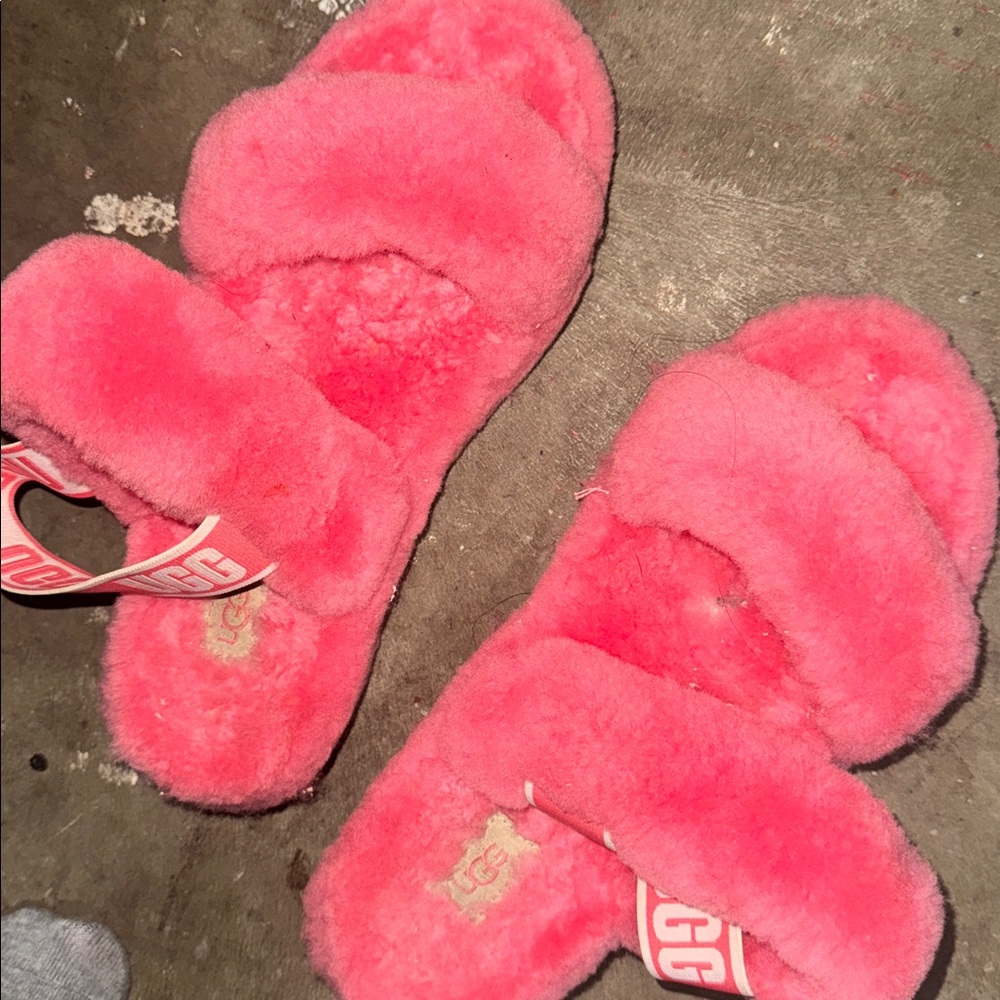 UGG Pink Fluffy Sandals